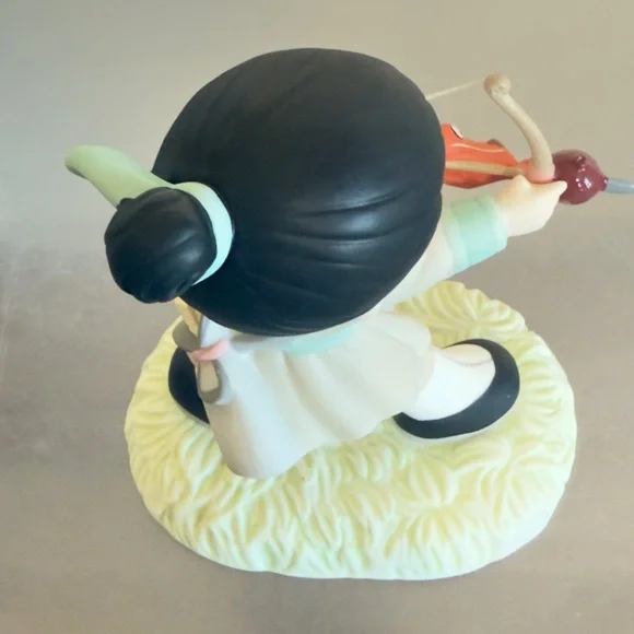 Precious Moments Disney Mulan & Mushu You Keep Me On Target 202032 (SB1505) - Picture 8 of 15